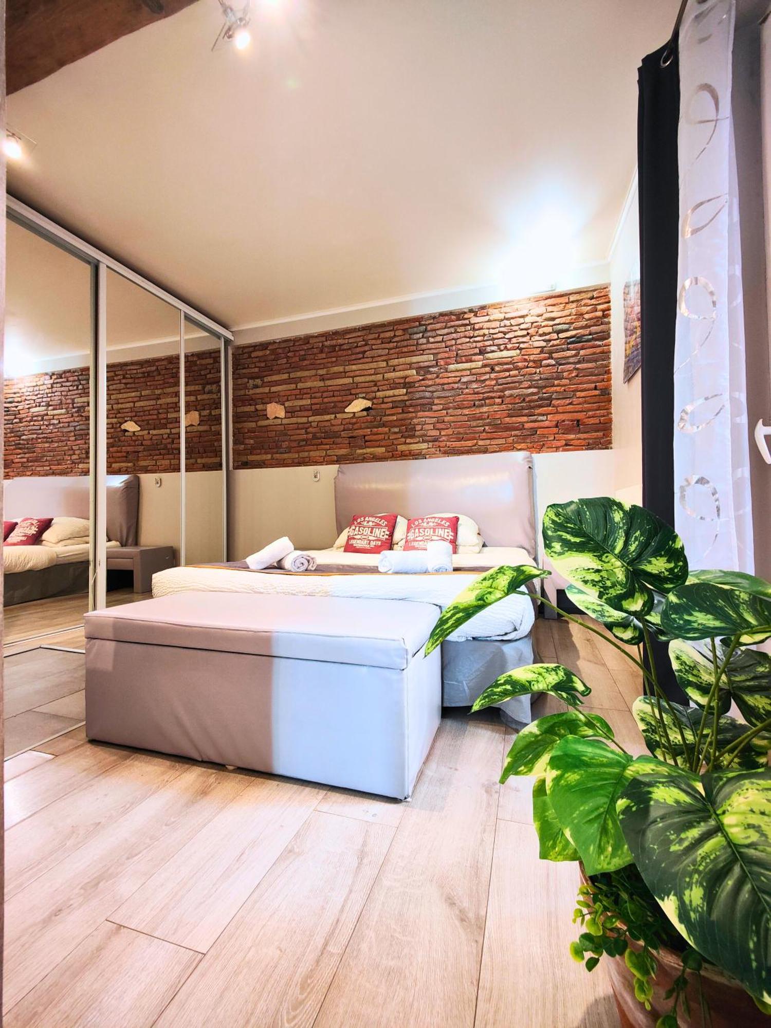 Cocoon'Inn Daurade Toulouse Exterior foto